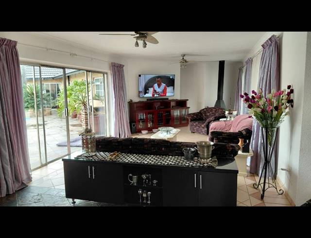 3 BEDROOM HOUSE FOR SALE IN MAYFIELD PARK